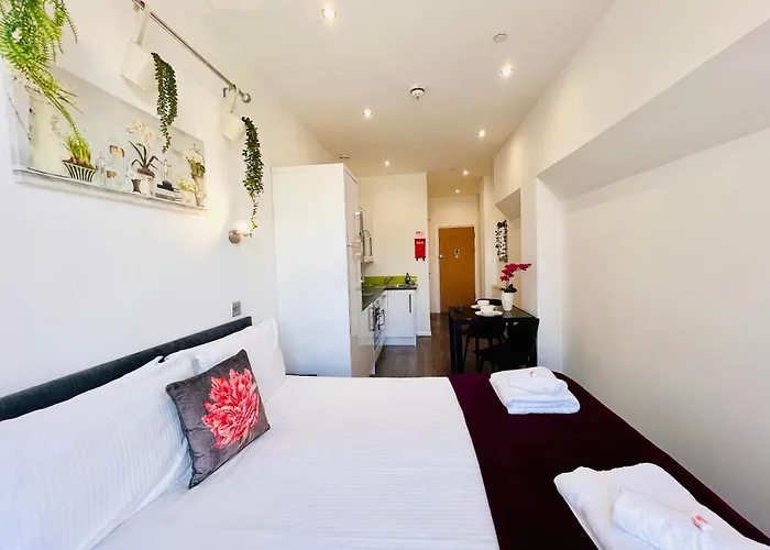 Fox House Studios, Aparthotel
