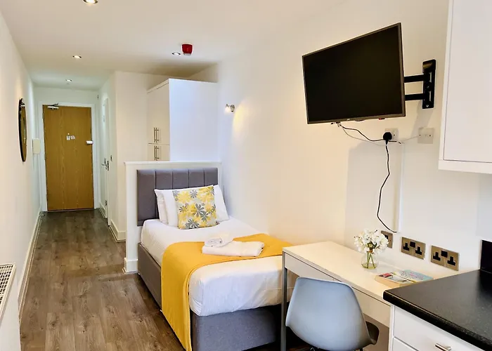 Fox House Studios, Aparthotel