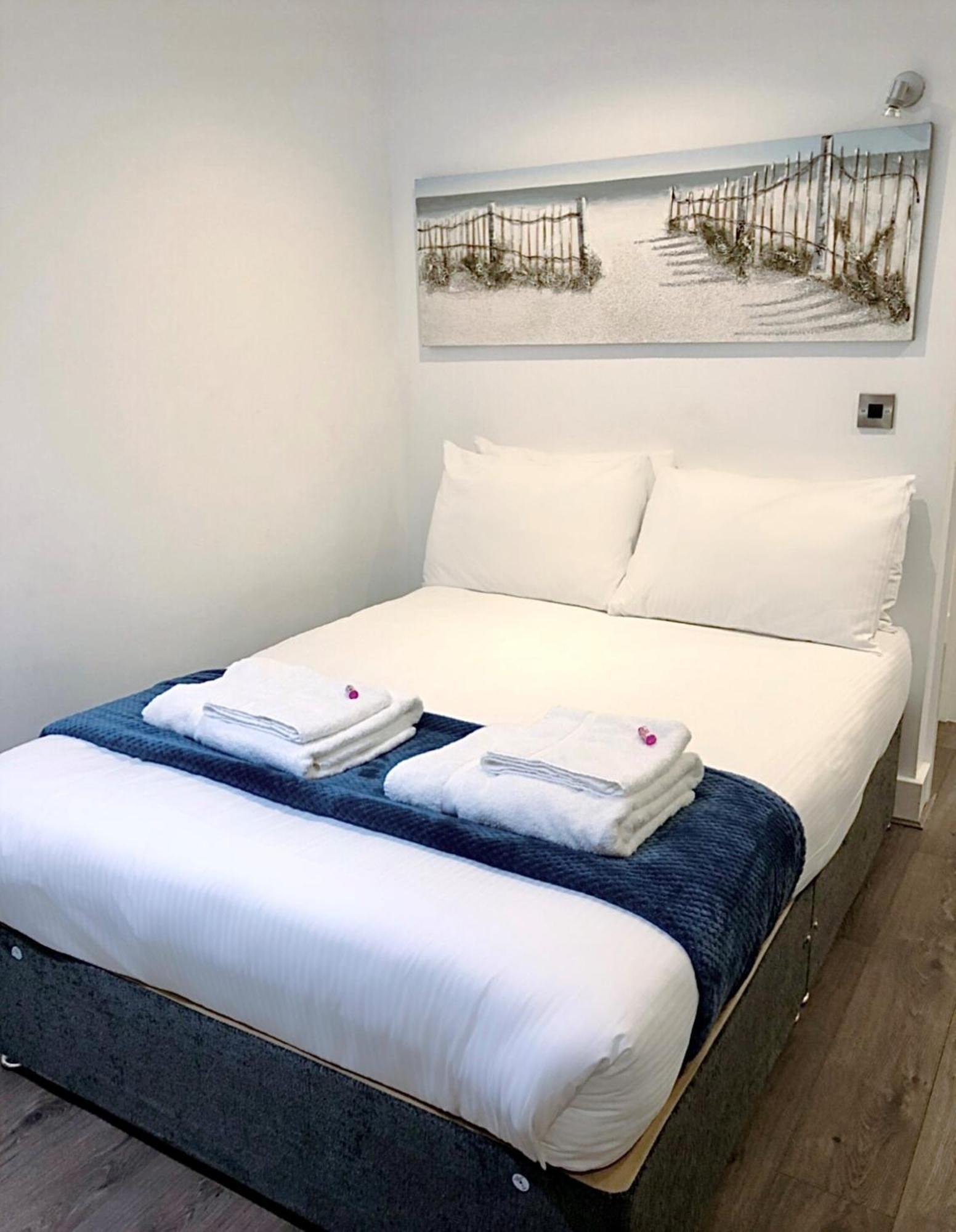 Fox House Studios, Aparthotel