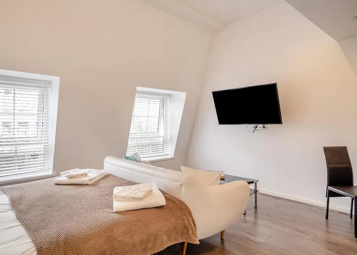 Foxhouse Studio Apartments